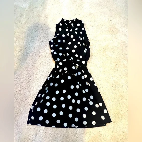 White House Black Market. Summer polka dot dress. Size 2 - Picture 2 of 12